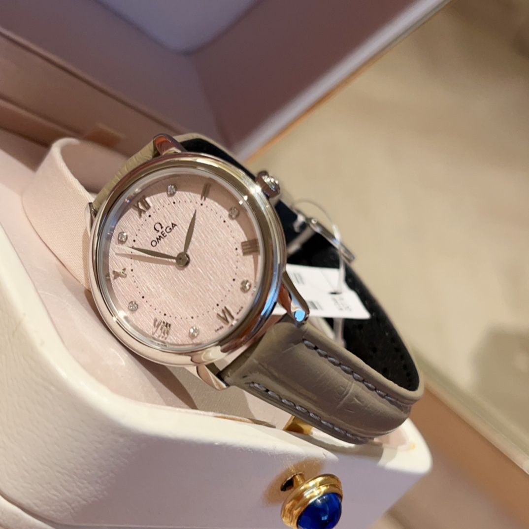 ご購入大歓迎です 未使用ですOMEGA エレガントな女性用腕時計です 自動