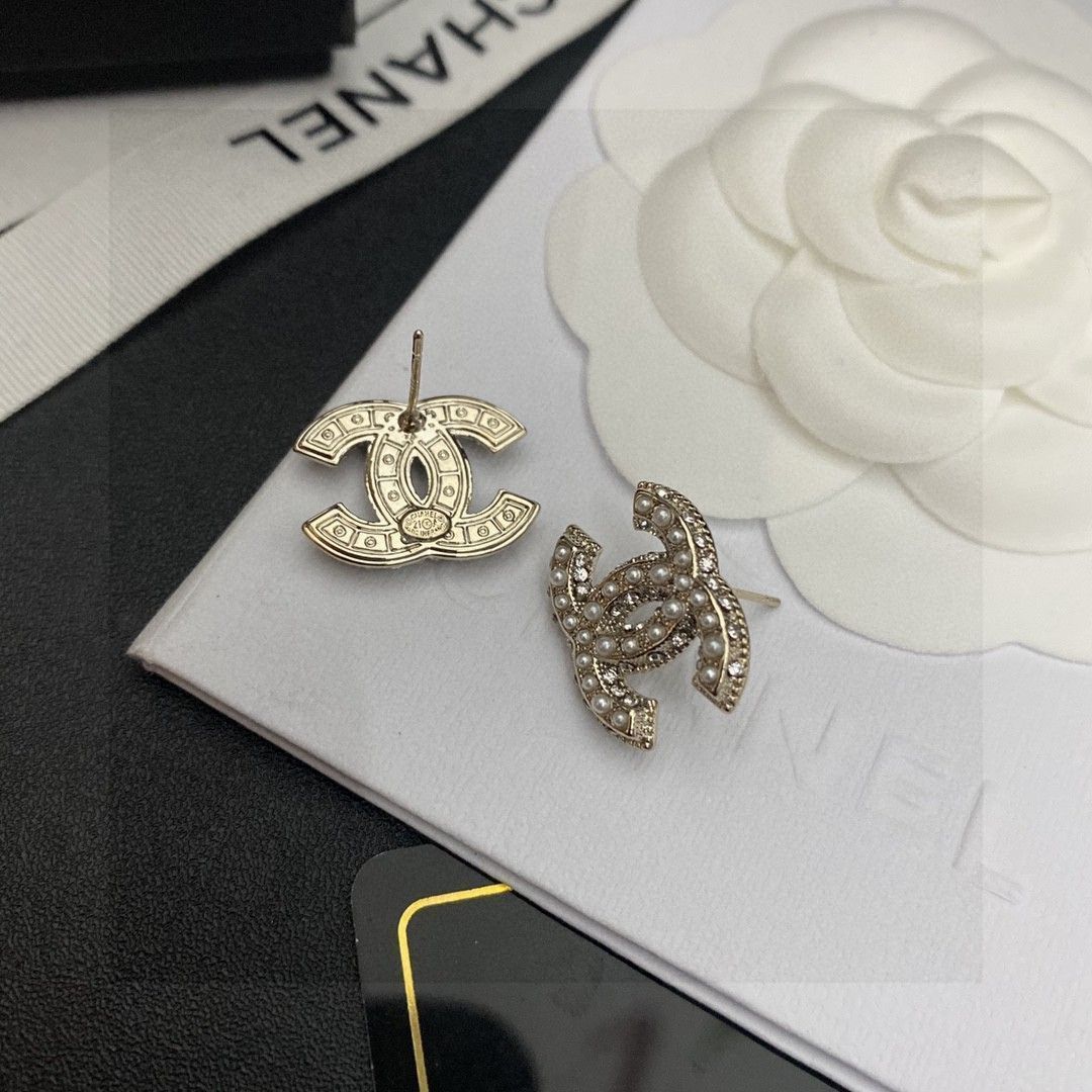 【今日特価】Chanel ヴィンテージ ダブル C ピアス 送料無料 限定価格