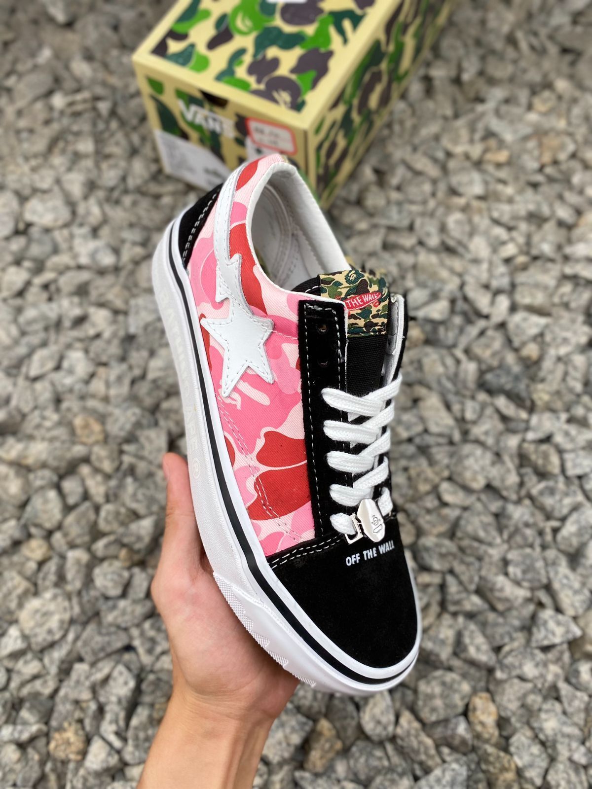 【今日特価】BAPE X Vans Old Skool コラボレーション スニーカー！送料無料！在庫限定のお得な価格です！ 10,440円