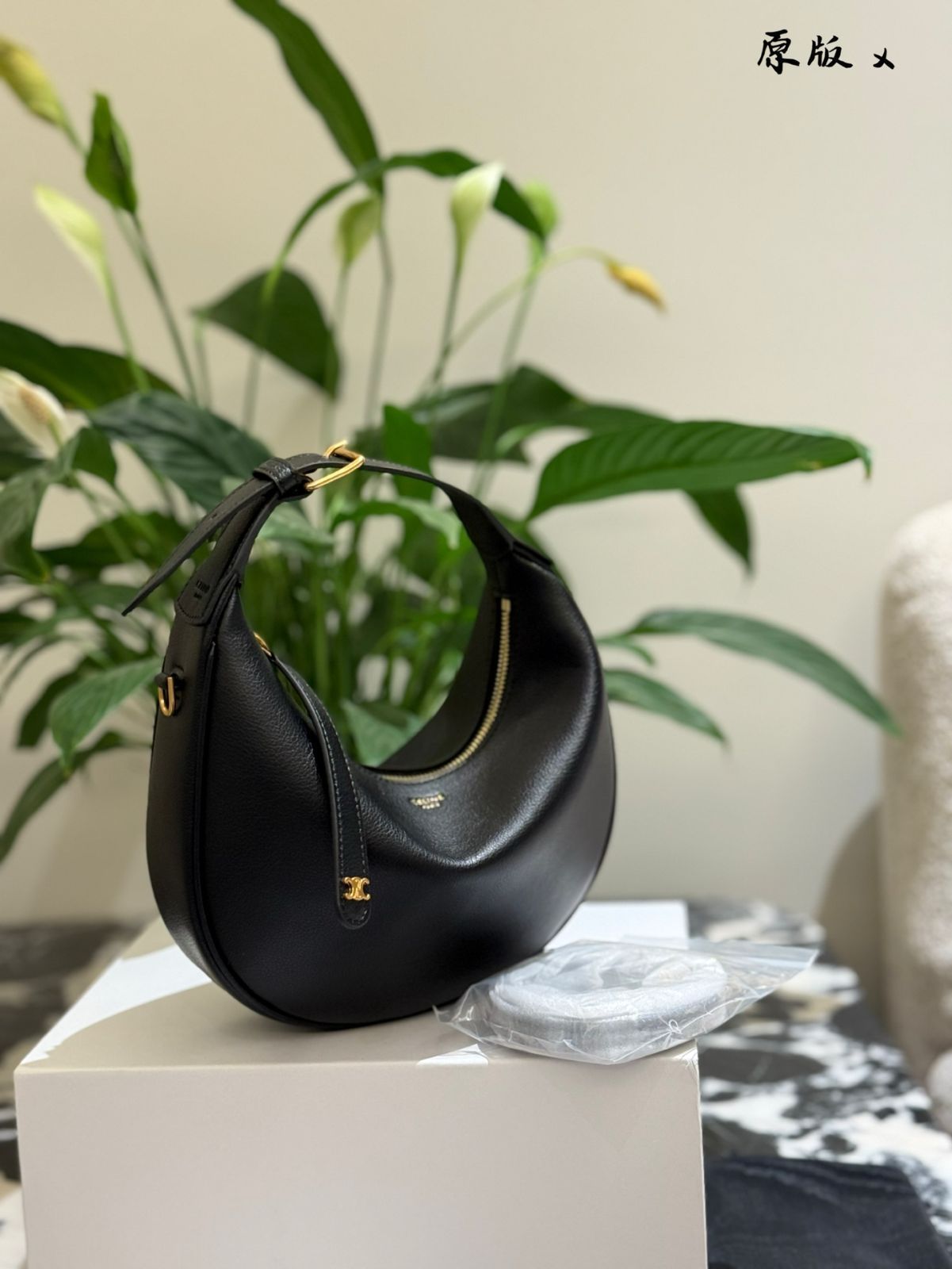 【今日特価】Celine TEEN LULU Bag 2025 New Model 14,625円