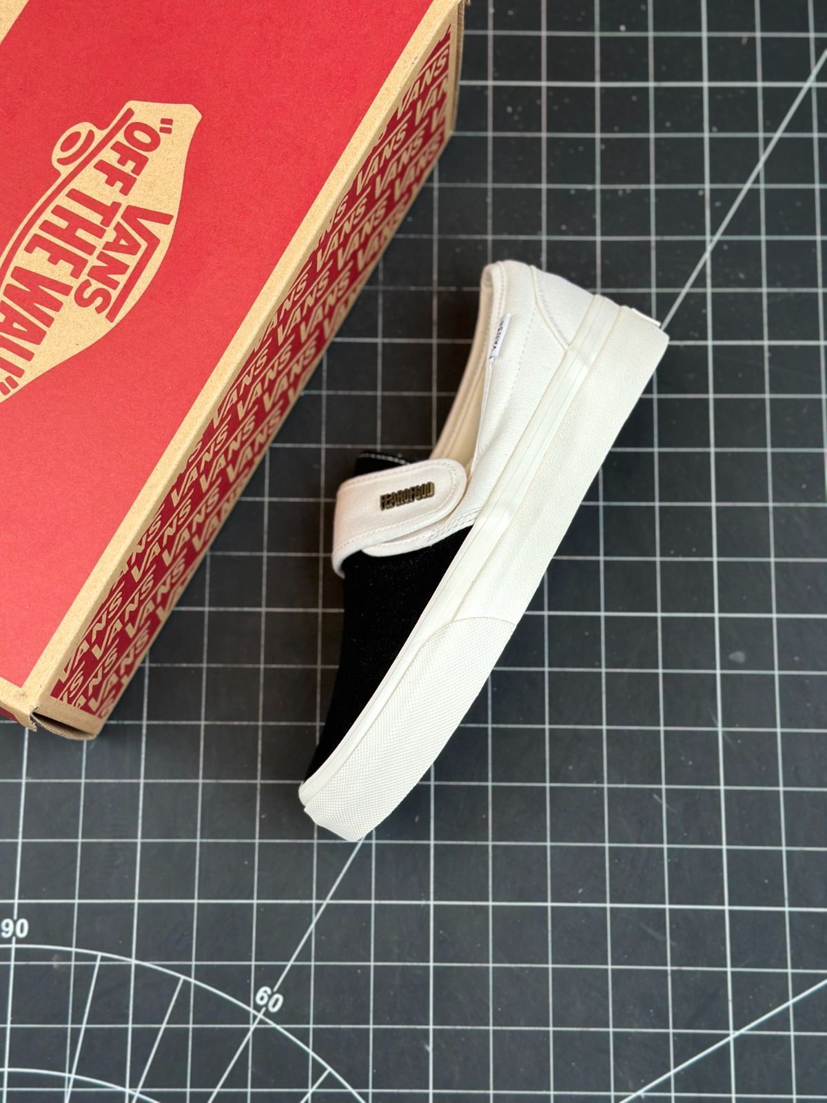 【今日特価】Fear of Fog x Vans Slip - On 47 V DX FOG ハイストリート ?白 マジックテープ スリップオン キャンバス シューズ！送料無料！在庫限定のお得な価格です！