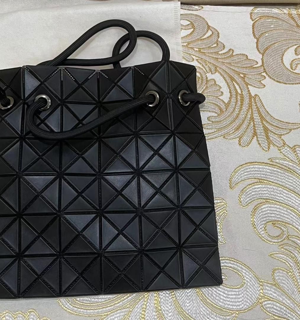 美品 バオバオイッセイミヤケ 斜め掛 2way ショルダーバッグ ブラック