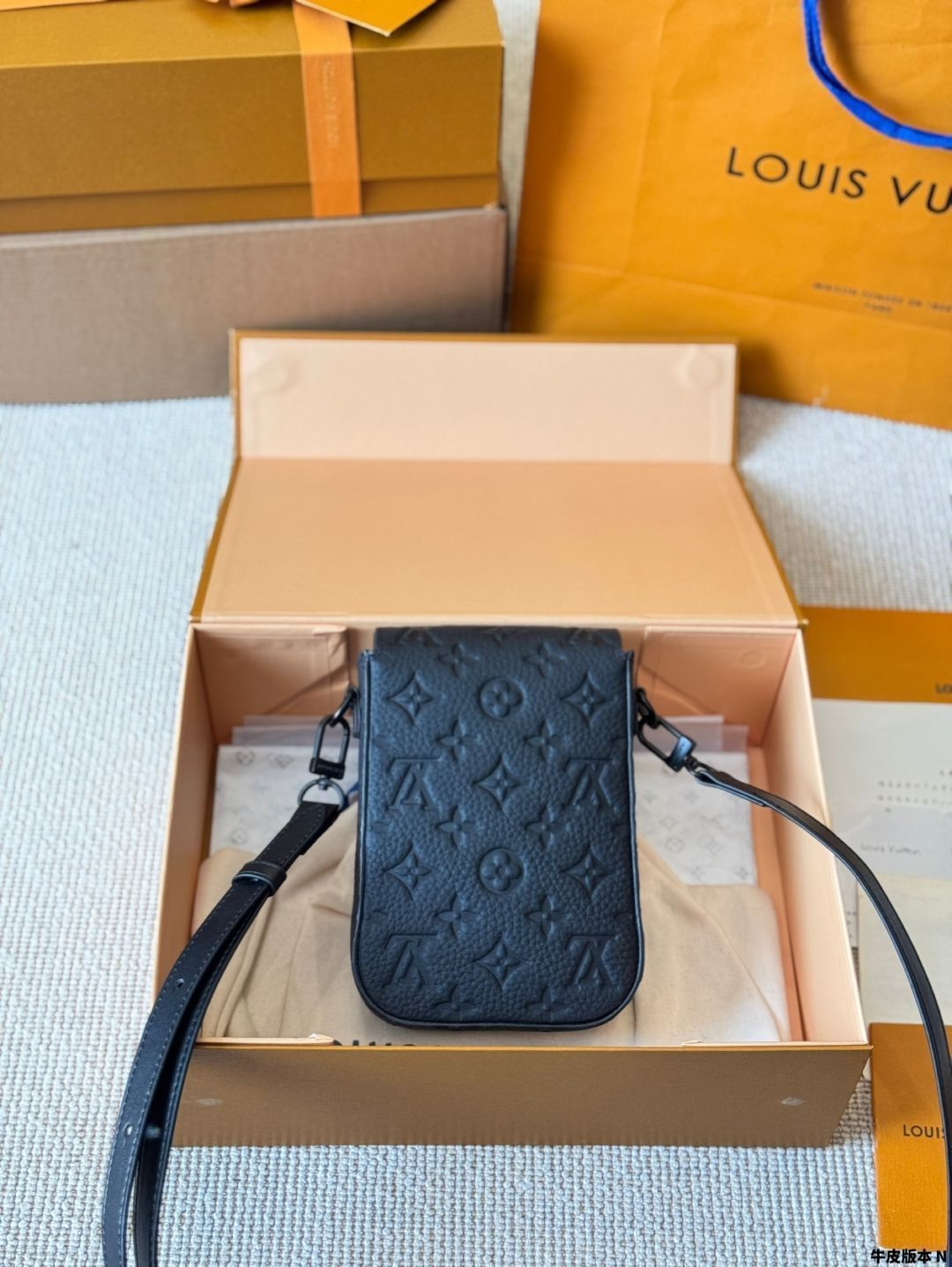 【今日特価】Louis Vuitton S-lock モバイルバッグ