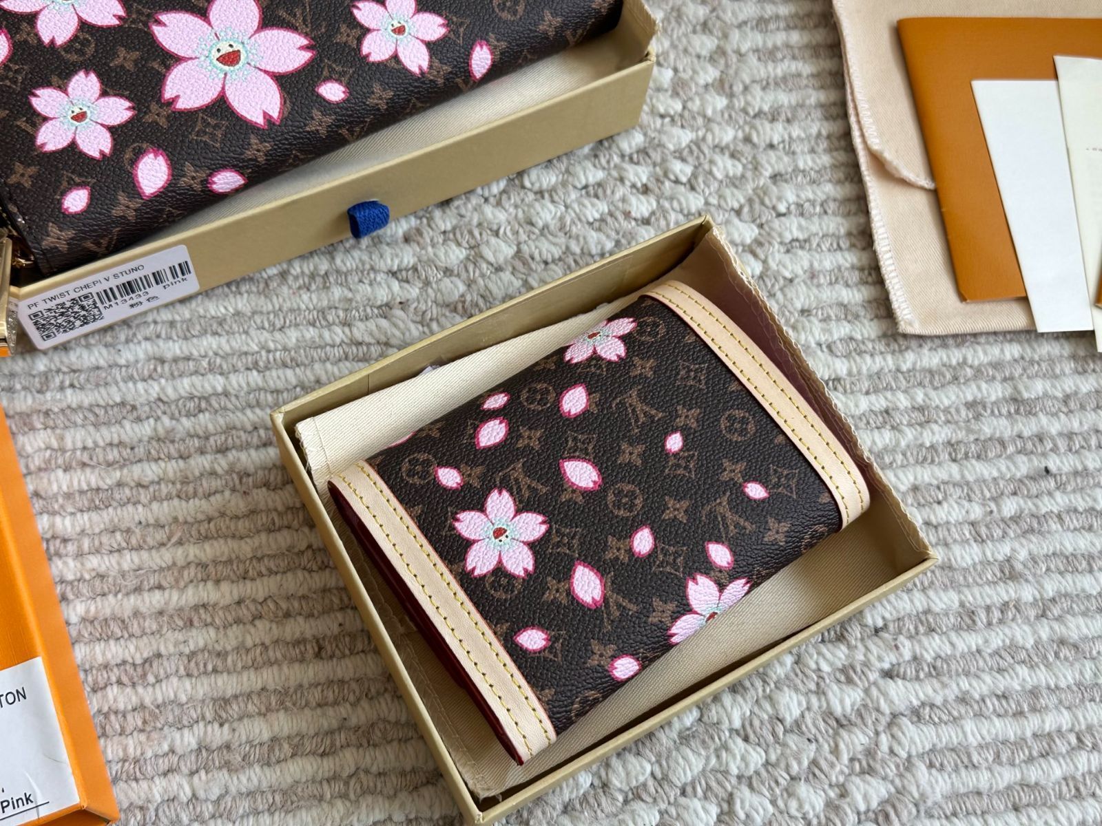 【今日特価】L Brand New Wallet - L ブランド 新作 財布
