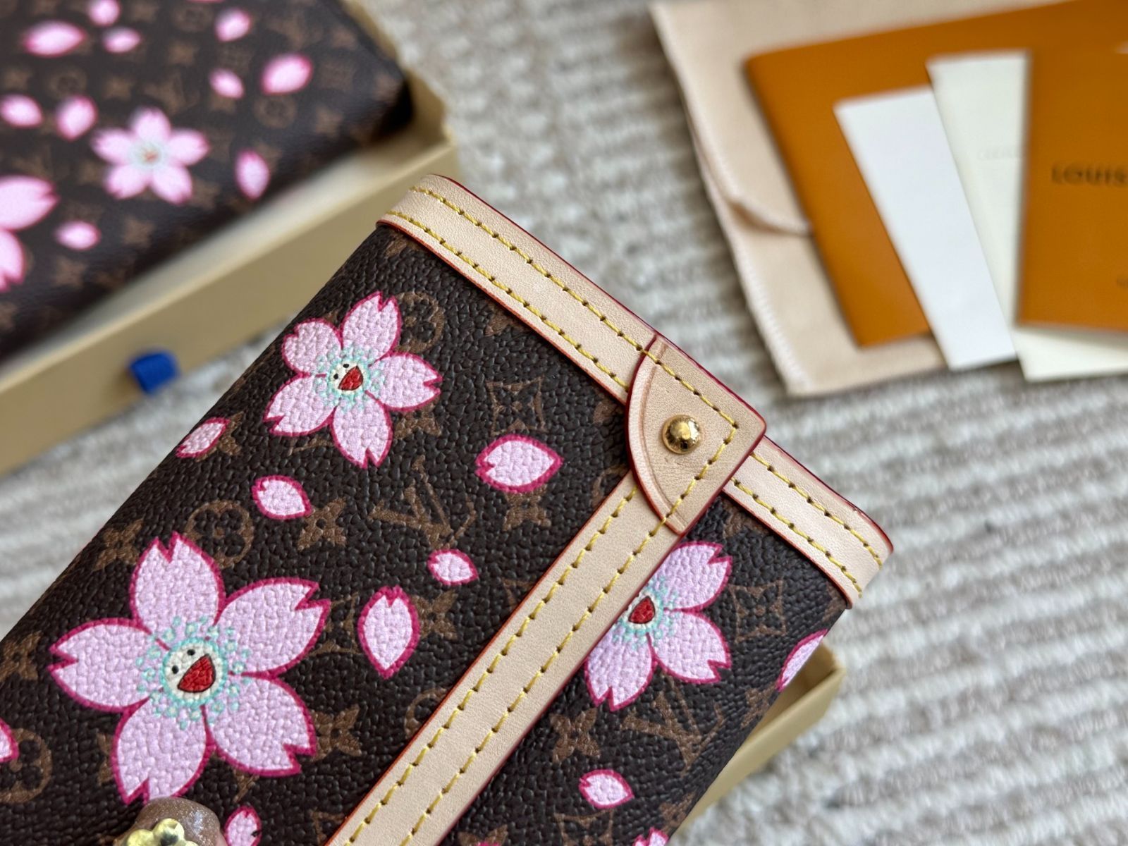 【今日特価】L Brand New Wallet - L ブランド 新作 財布