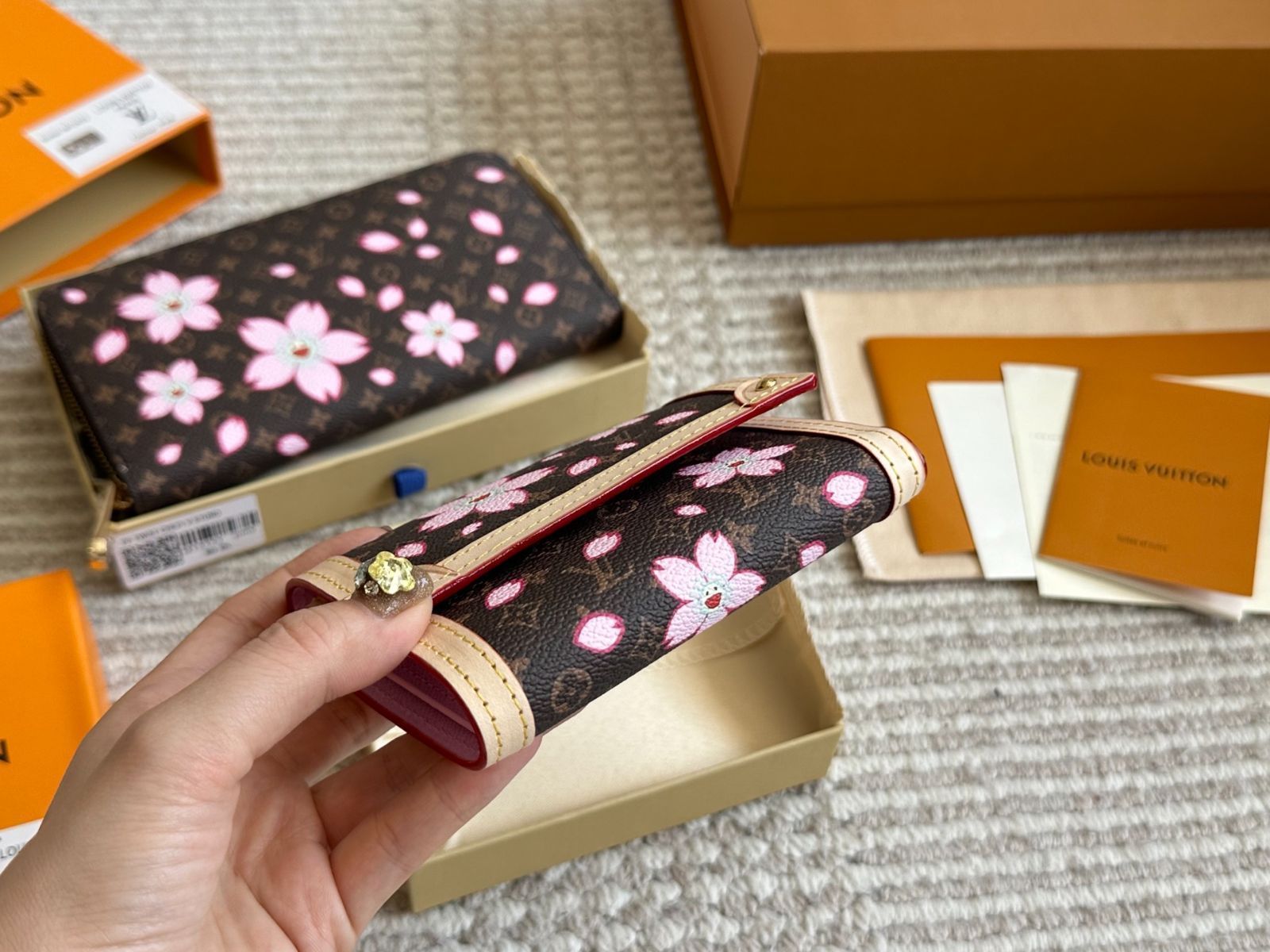 【今日特価】L Brand New Wallet - L ブランド 新作 財布