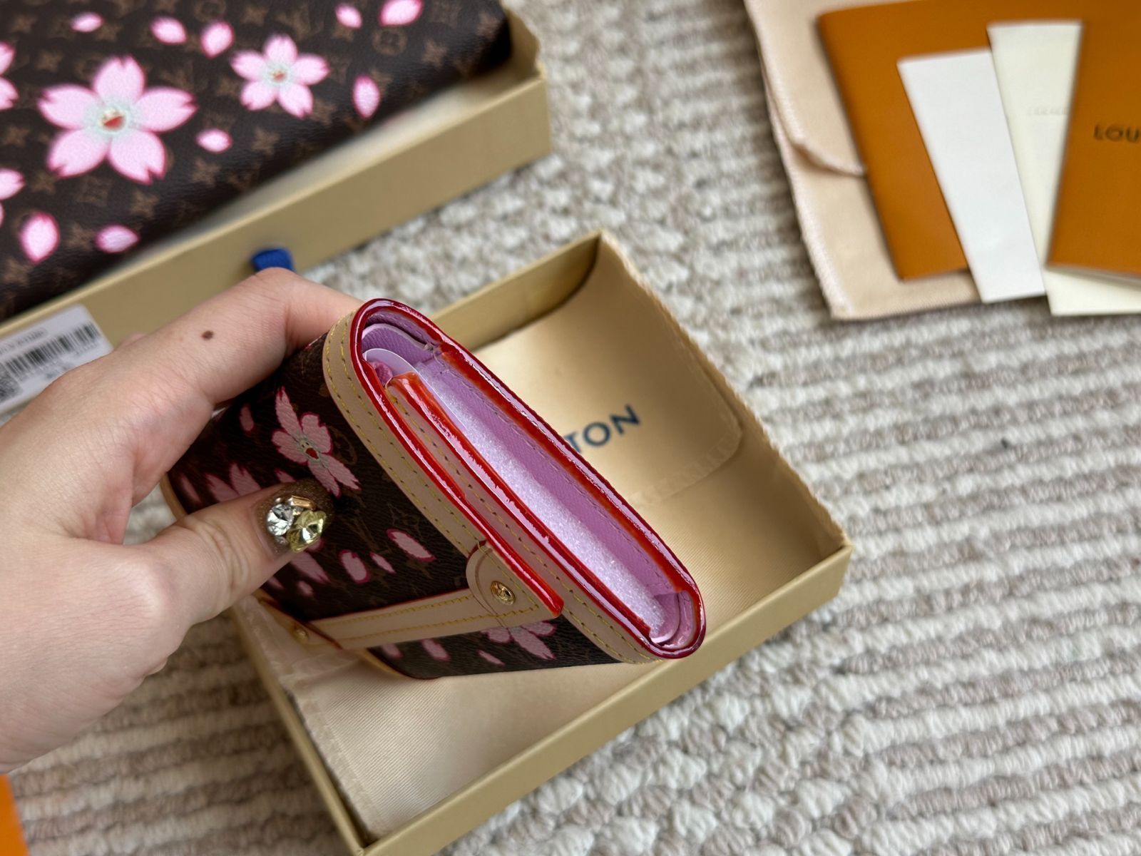 【今日特価】L Brand New Wallet - L ブランド 新作 財布