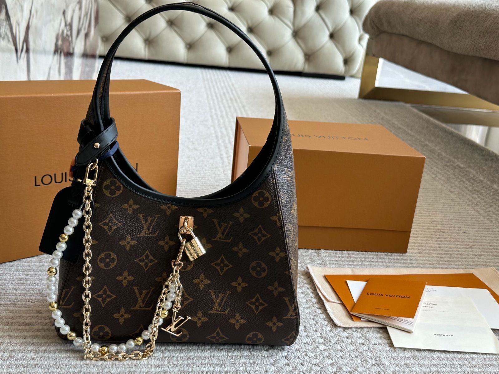 【今日特価】LV The Drop Armpit Bag エルヴィ ザ ドロップ アンダーアームバッグ