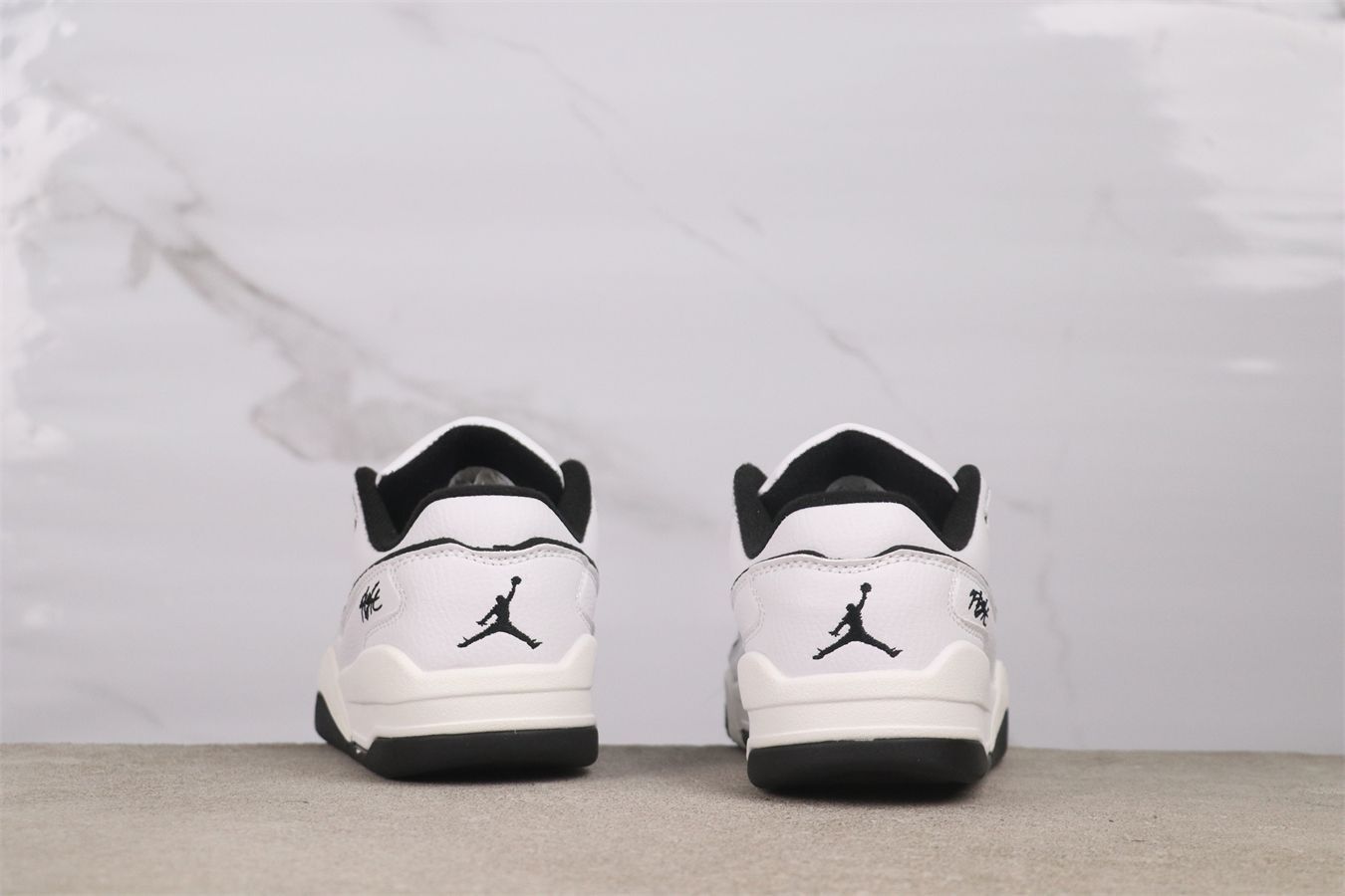 【今日特価】Air Jordan 4 HF3255-100 エアジョーダン 4 ホワイトブラック（White Black）