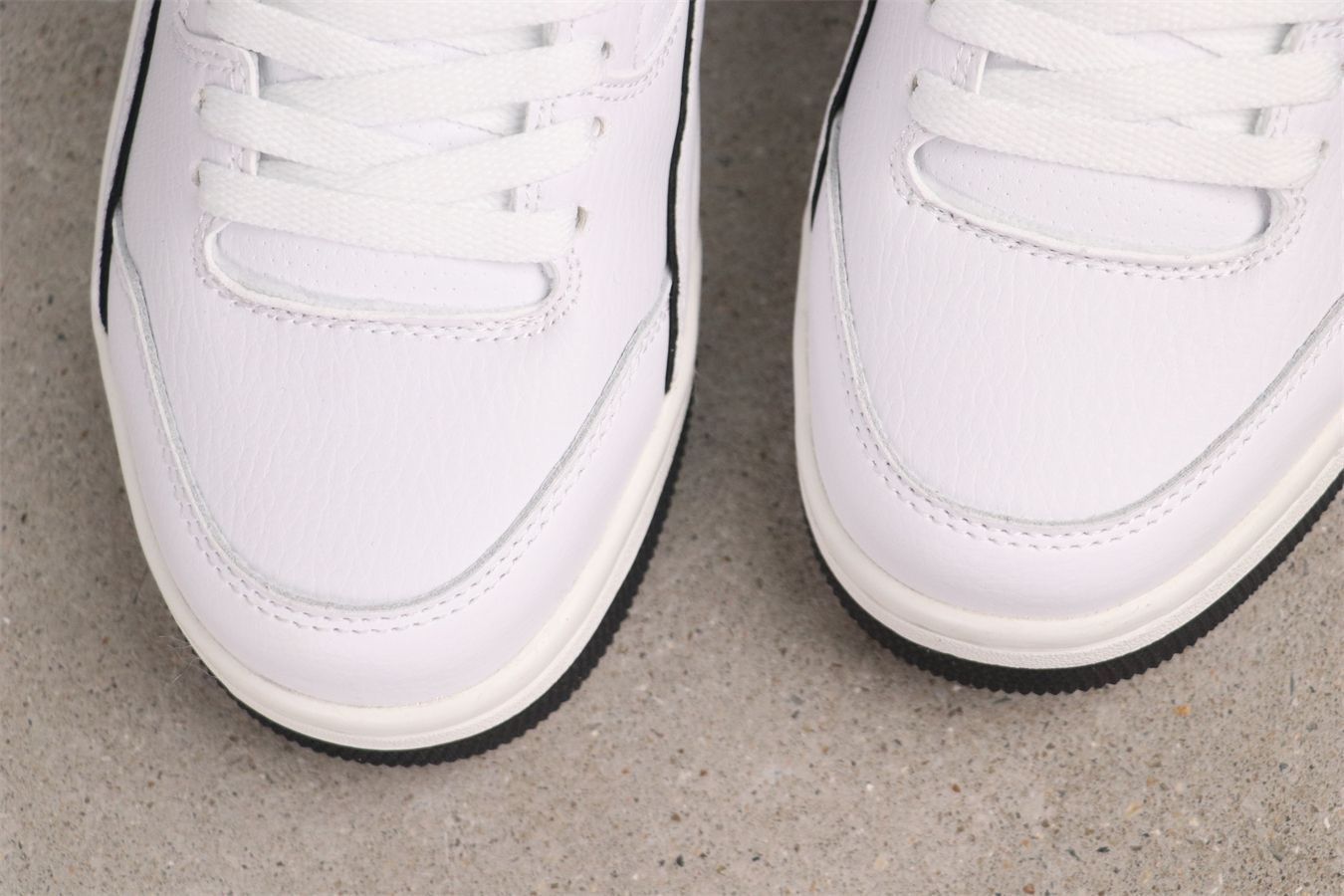 【今日特価】Air Jordan 4 HF3255-100 エアジョーダン 4 ホワイトブラック（White Black）