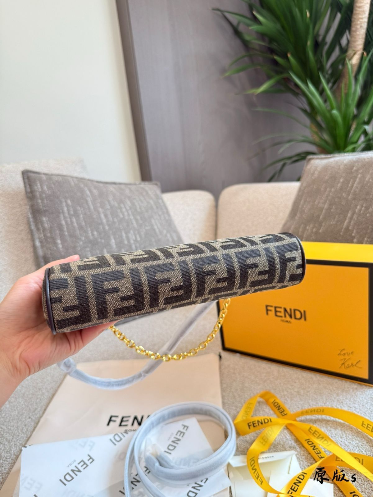 【今日特価】Fendi デュアルストラップ ヴィンテージプリント アンダーアームバッグ