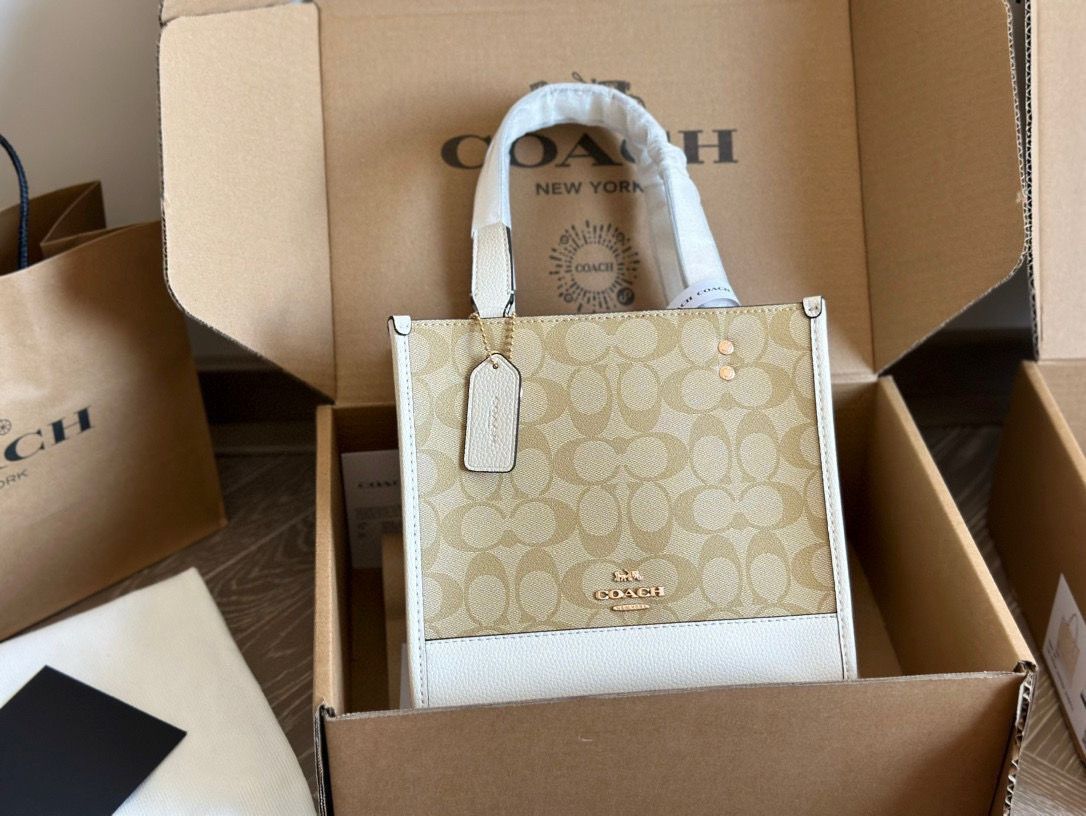 COACH デンプシー トートバッグ - ホワイト 22×21cm [本日特価|新品未使用品]