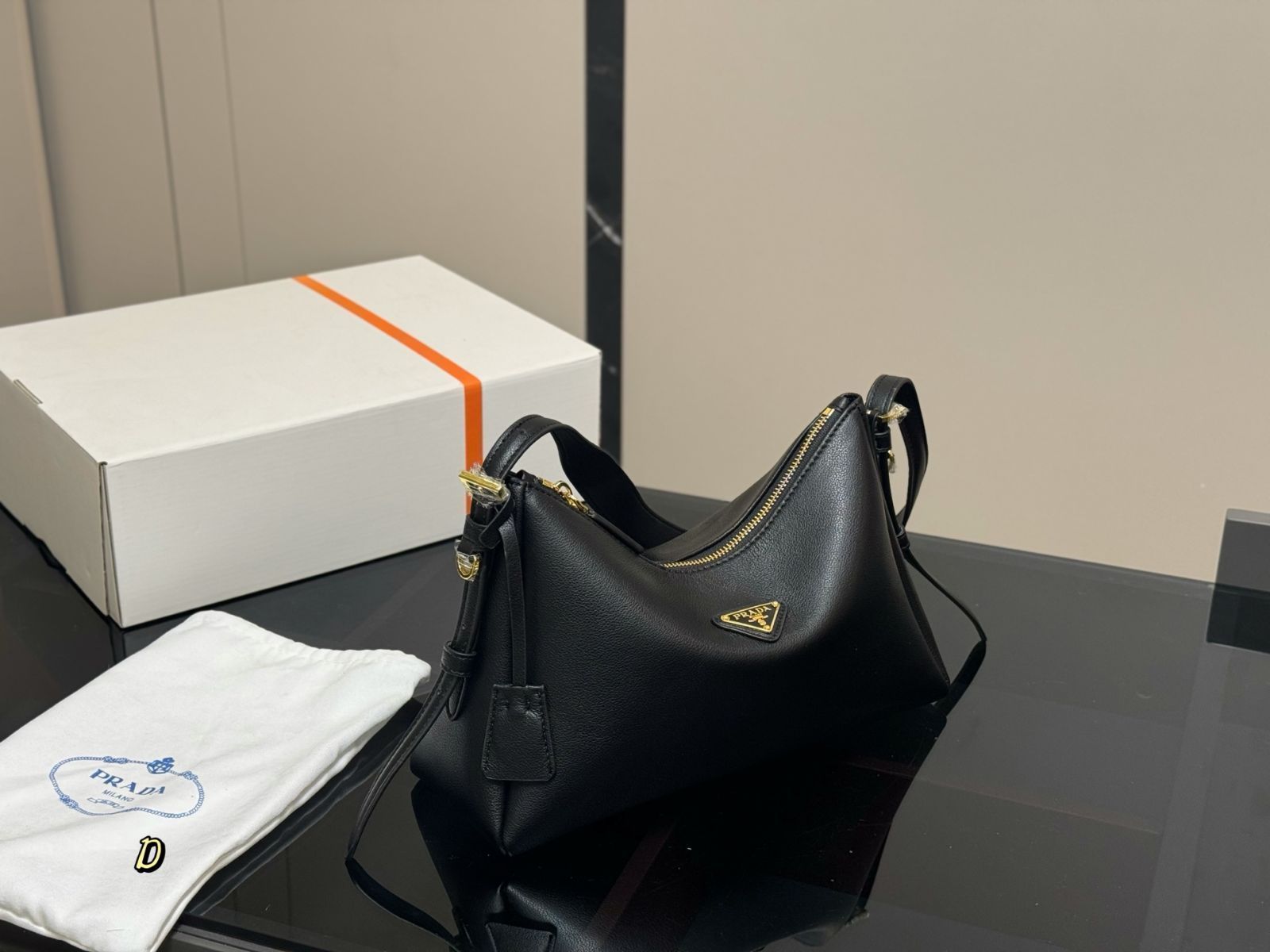 【今日特価】Prada プラダ ヴィンテージ ホボ アームポーチ（30×20cm）