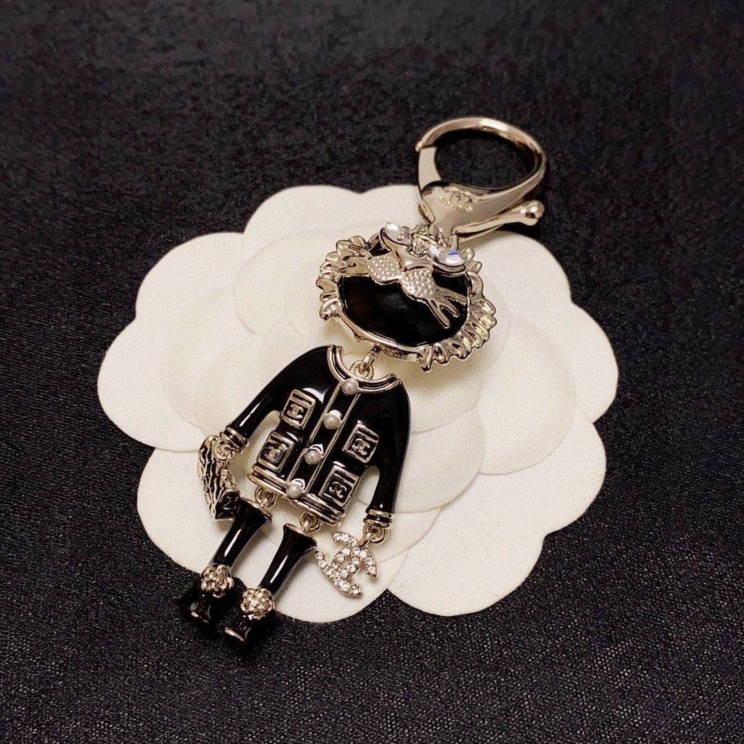 今日特価】Chanel 水鑽入り ライオンデザイン バッグアクセサリー