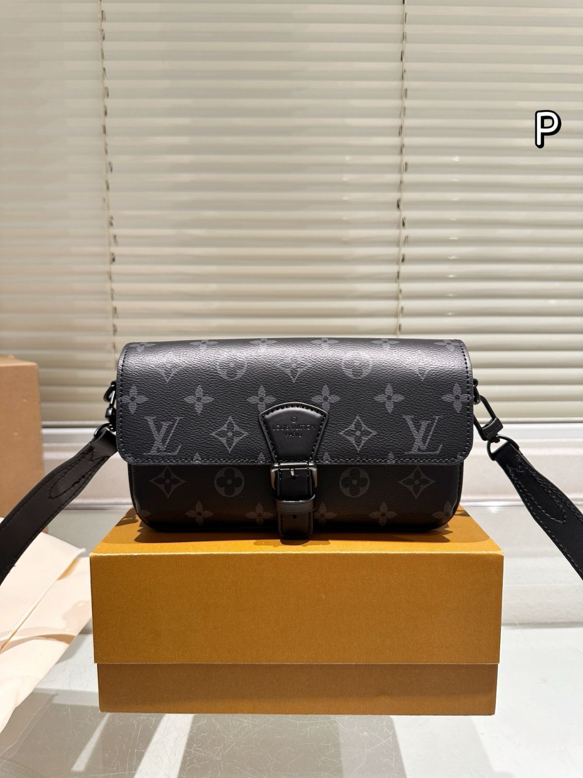 【今日特価】LV ディストリクト PM モノグラムショルダーバッグ（Louis Vuitton District PM Monogram Shoulder Bag）-MM輸入1 13,875円