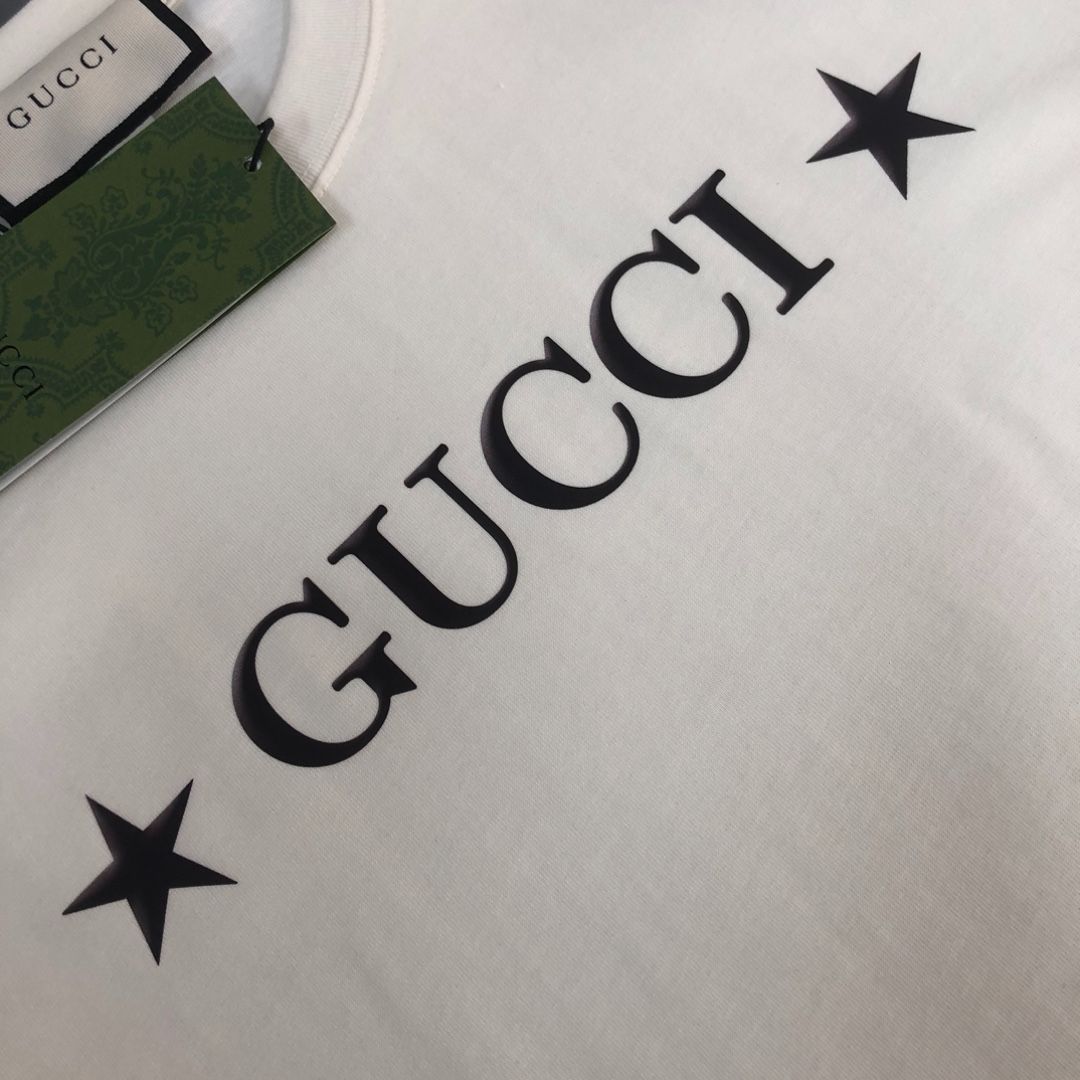 【本日限定特価】GUCCI 春夏 ロゴプリントTシャツ [本日特価|新品未使用品]
