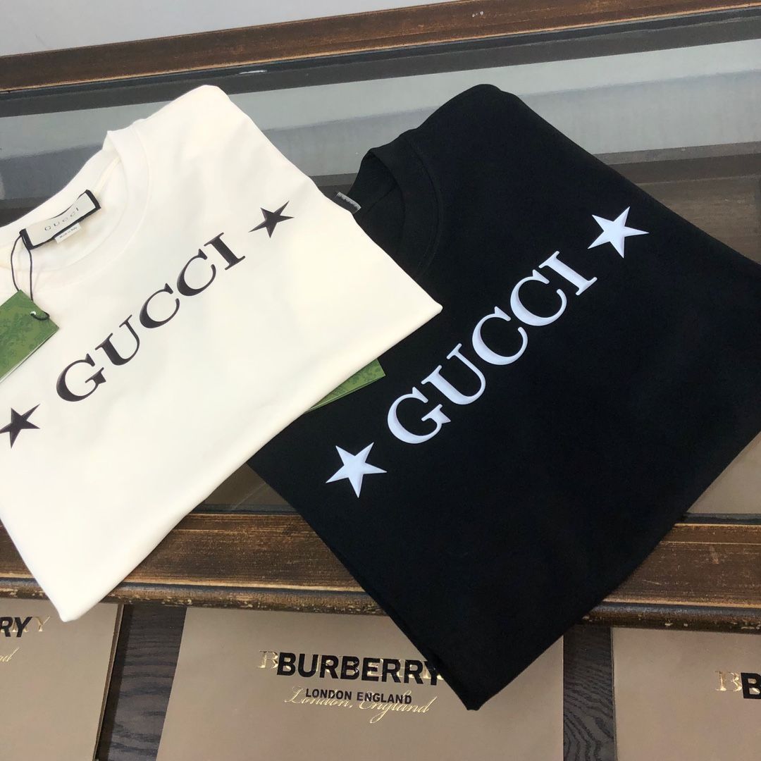 【本日限定特価】GUCCI 春夏 ロゴプリントTシャツ [本日特価|新品未使用品]