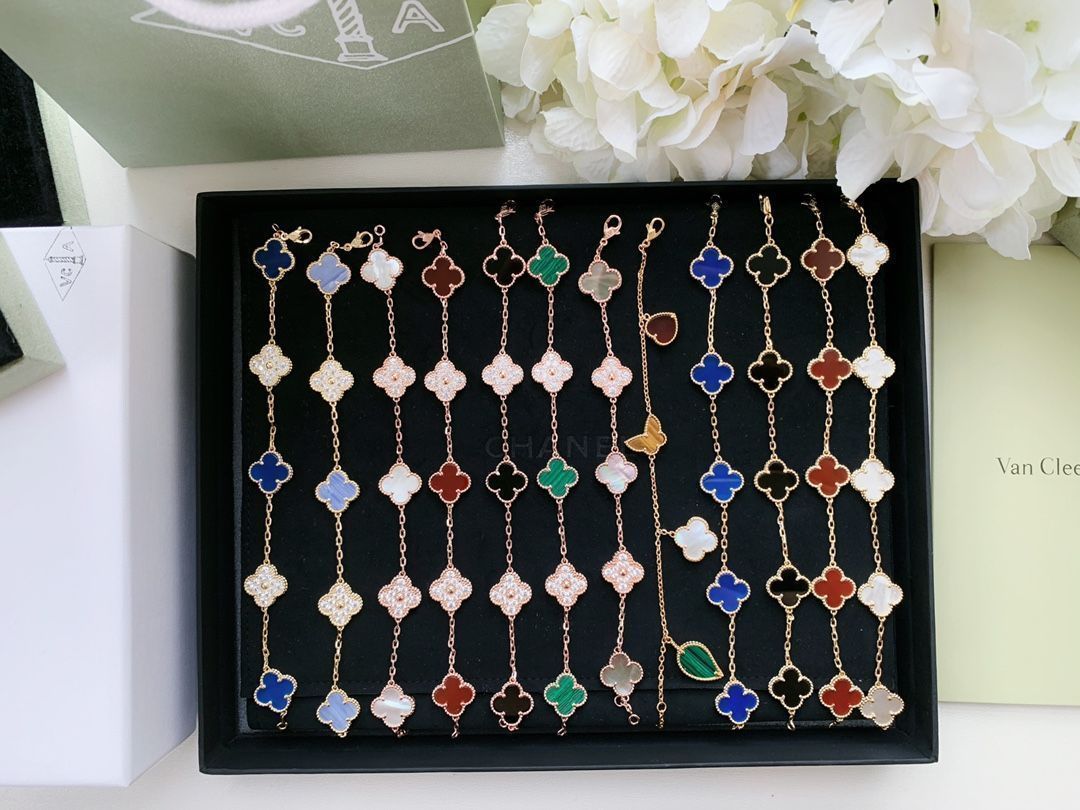 [Van Cleef & Arpels]ヴァン クリーフ&アーペル 四つ葉のクローバー ? フル ダイヤモンド 5 フラワー ブレスレット｜本日限定特価｜新品未使用