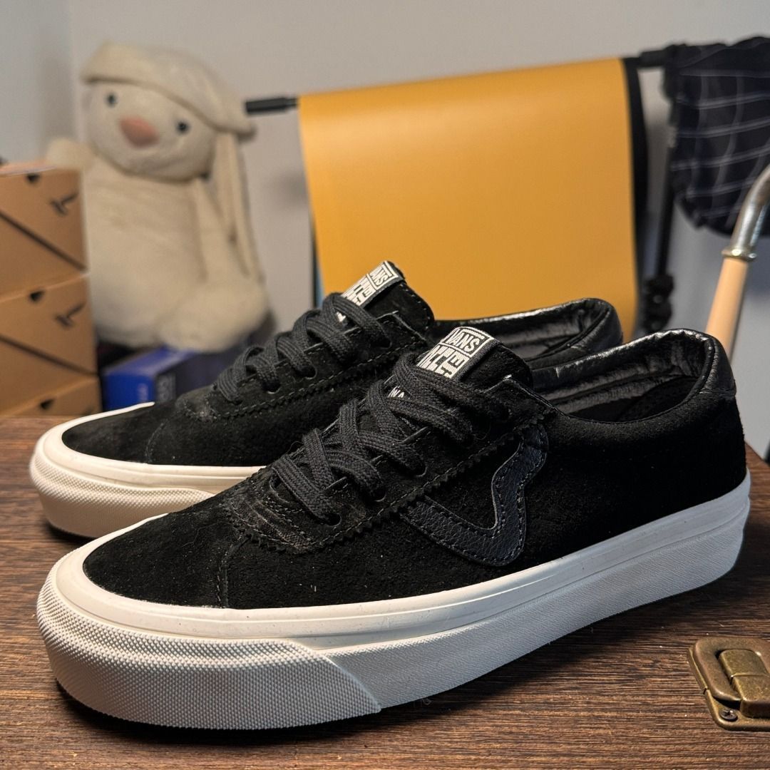 【今日特価】VANS Epoch 全黒スニーカー！送料無料！在庫限定のお得な価格です！