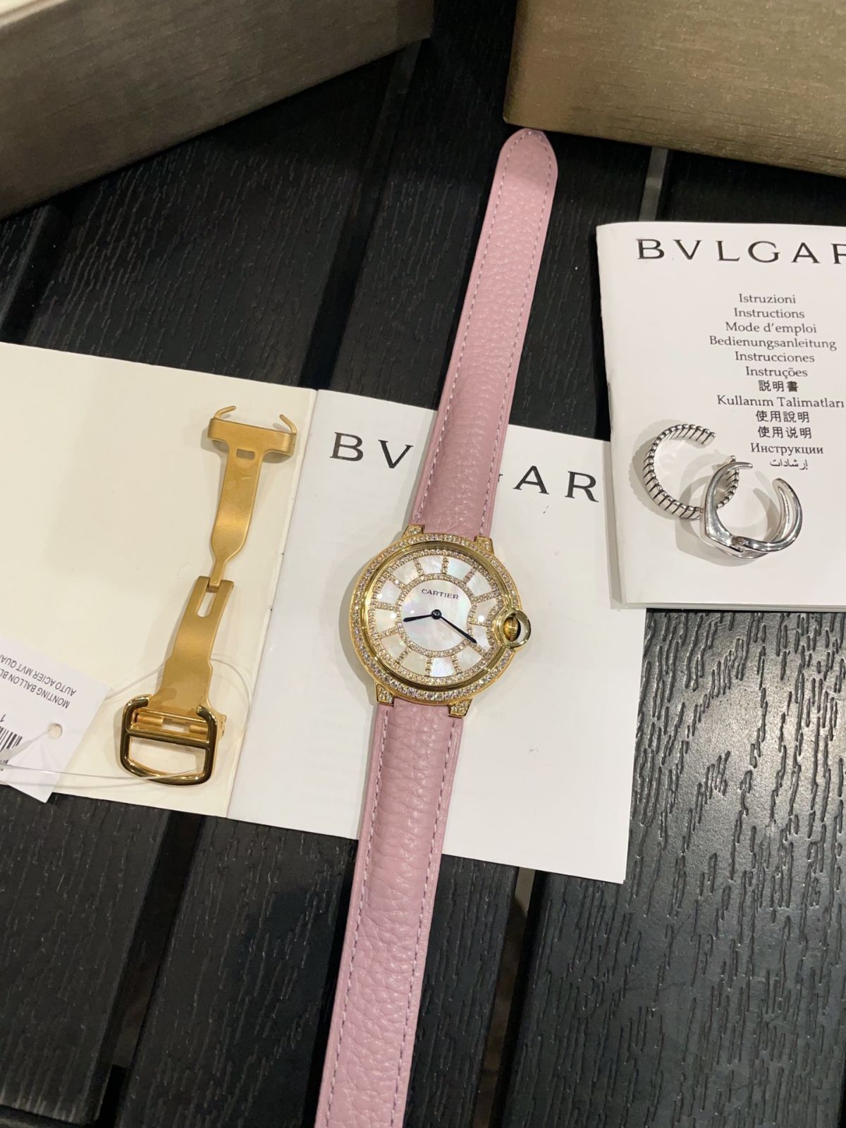 CARTIER カルティエ バロンブルー レディース腕時計 36mm｜スワロフスキークリスタル×クロコダイルレザー｜本日限定特価新品未使用