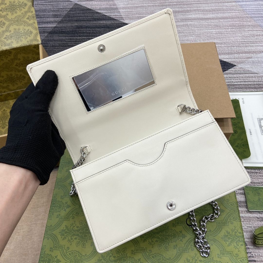 本日限定特価】GGマーモント チェーンウォレット ホワイトレザー 専用
