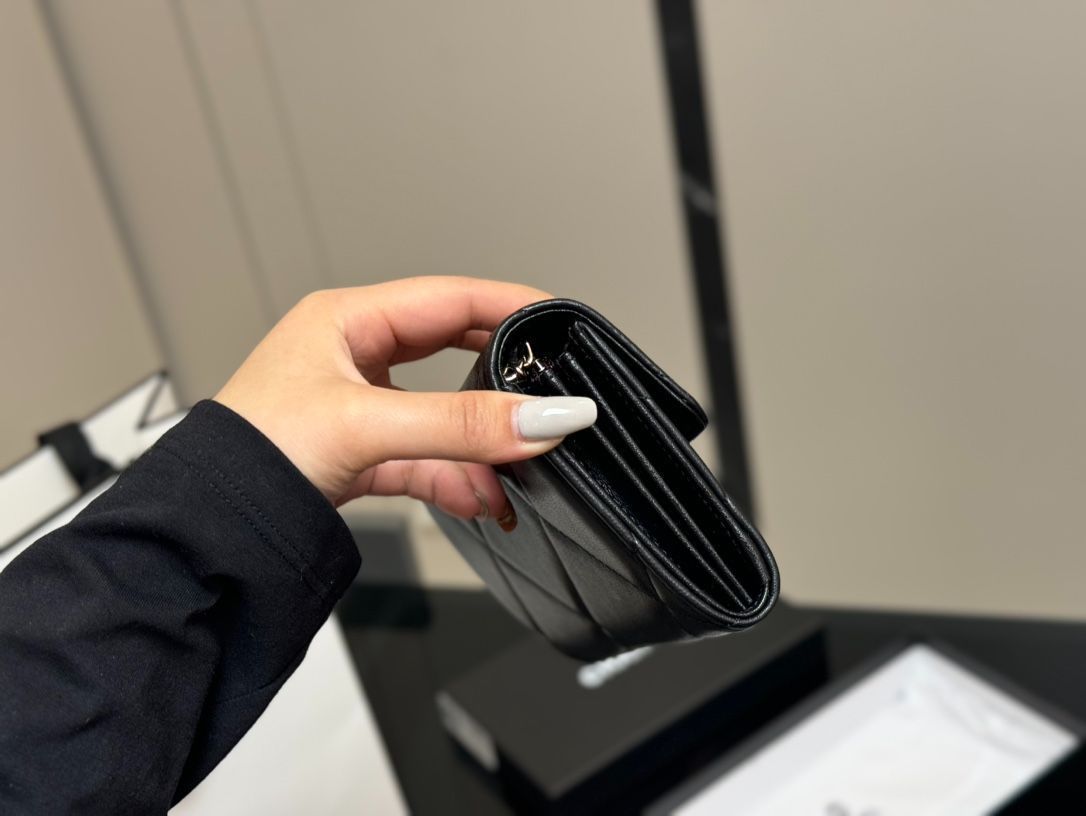 【本日限定特価】シャネル チェーンウォレット 18.11cm フルレザー 専用ボックス付き[本日特価|新品未使用品]