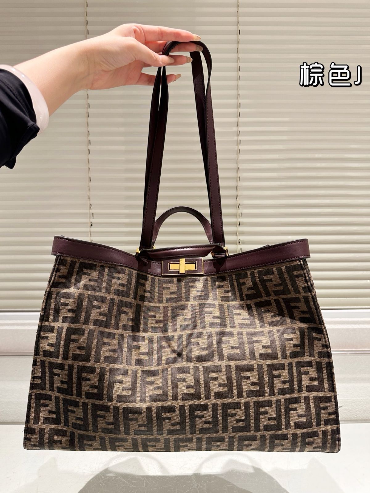 【今日特価】FENDI Peekaboo 88th Anniversary Bag / FENDI ピーカブー 88 周年記念バッグ