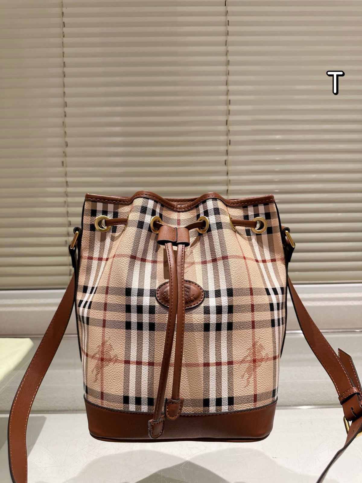 【今日特価】Burberry New Bucket Bag・バーバリー ニュー バケットバッグ-WTO輸入3 10,850円