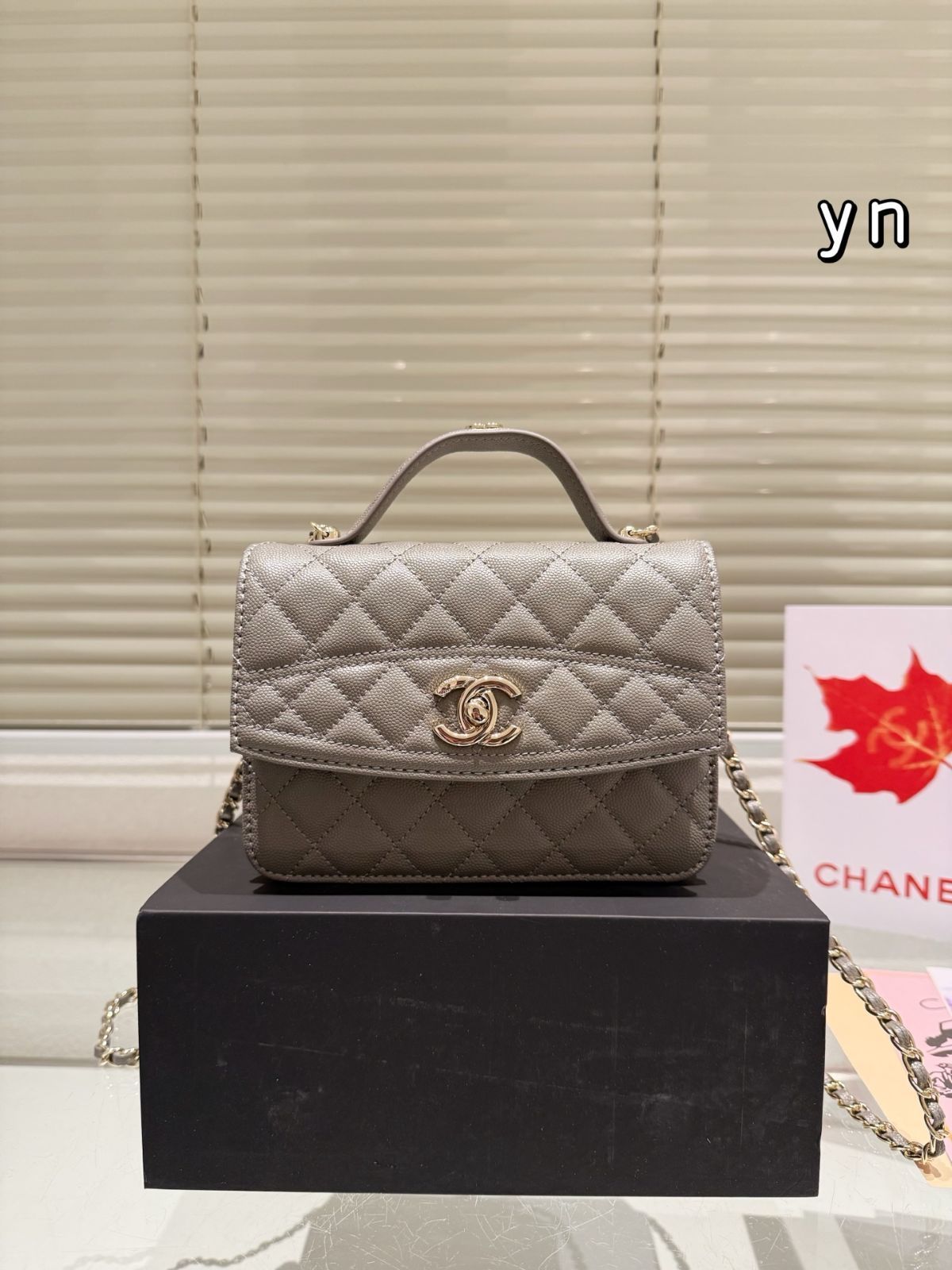【今日特価】CHANEL デュアルショルダーバッグ 18×12cm