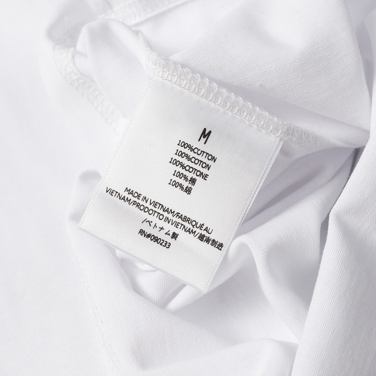 【本日限定特価】FOG FEAR OF GOD ESSENTIALS ニューヨーク限定プリントTシャツ [本日特価|新品未使用品]