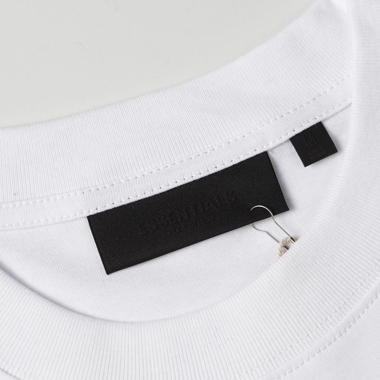 【本日限定特価】FOG FEAR OF GOD ESSENTIALS ニューヨーク限定プリントTシャツ [本日特価|新品未使用品]