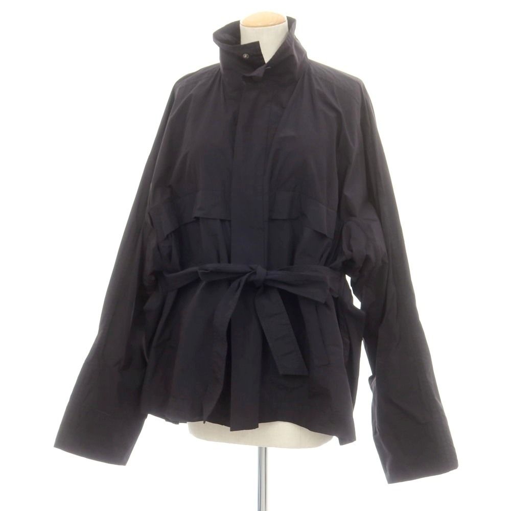 【中古】イッセイミヤケ ISSEY MIYAKE 2025年春夏 ポリエステル系 スタンドカラー ジップアップ ジップアップブルゾン ブラック【サイズ表記なし(L位)】【レディース】