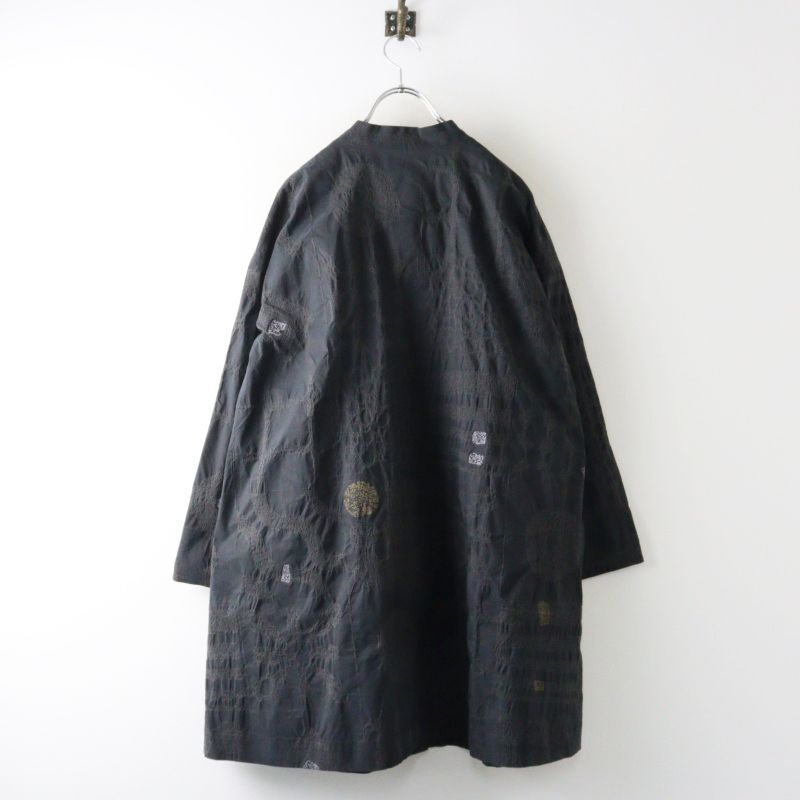 FUGAFUGA フーガフーガ 和紙刺繍 スタンドカラー ロングコート 日本製 フーガフーガ FUGA FUGA スタンドカラー 刺繍 コート F｜ブラック系