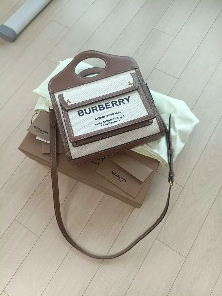 (正規品)バーバリー バッグ