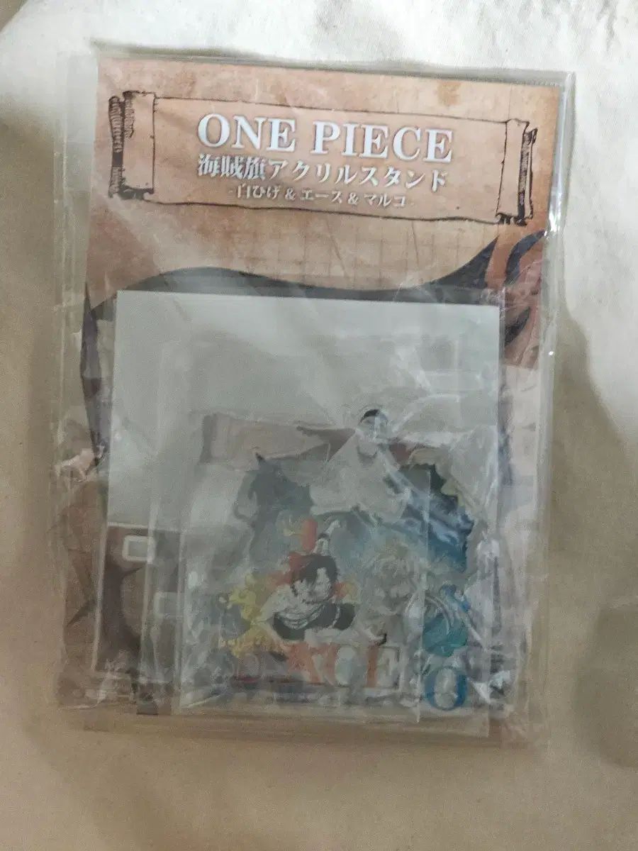 ONE PIECE 白ひげ海賊団 海賊旗 アークス アクリル 未開封 - メルカリ