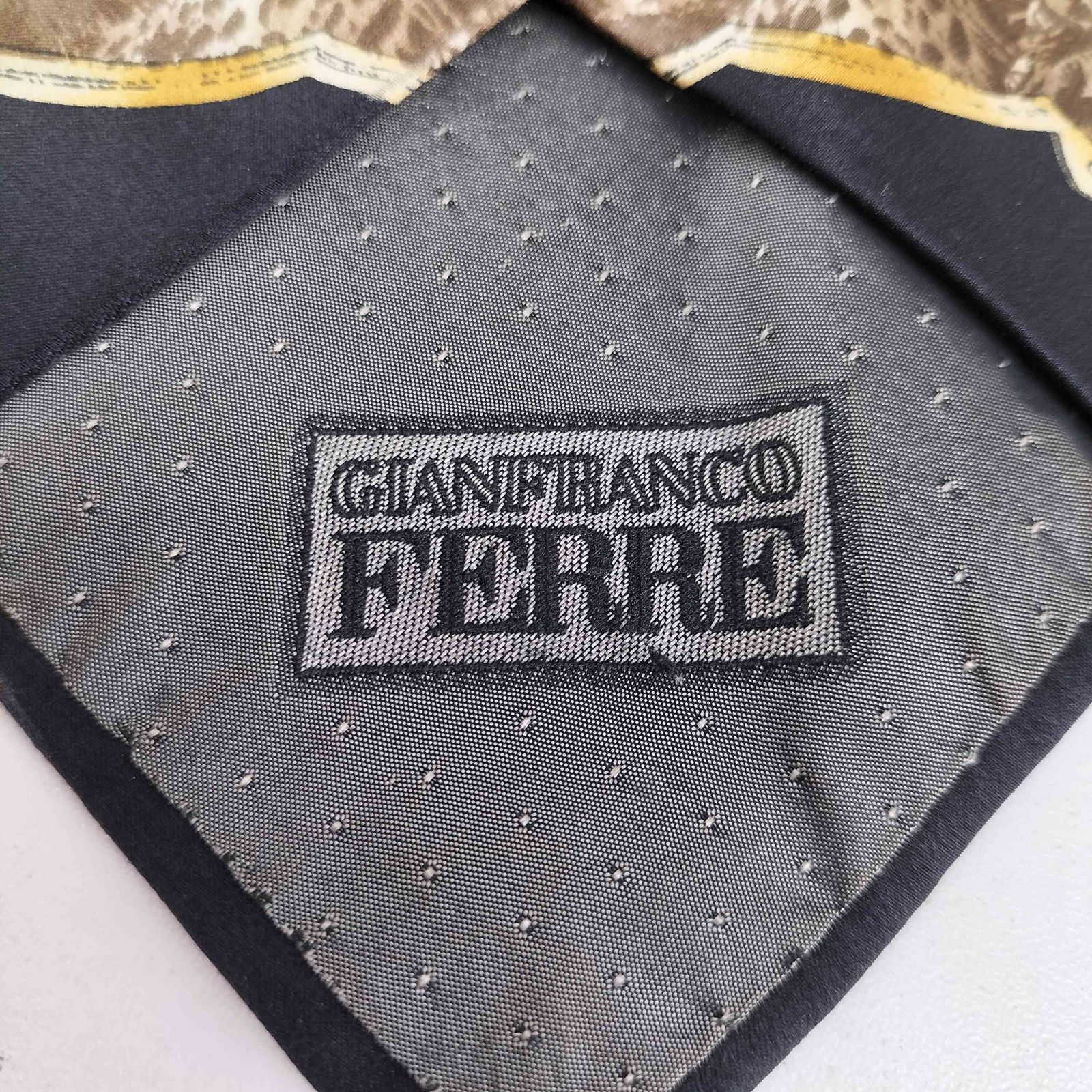 ジャンフランコフェレ GIANFRANCO FERRE デザインプリント シルク