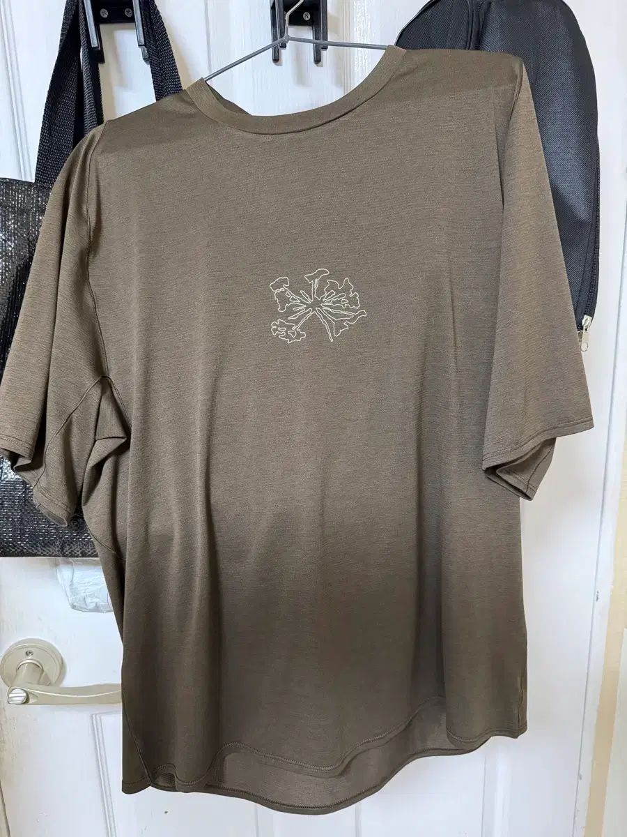 ポータル Tシャツ L