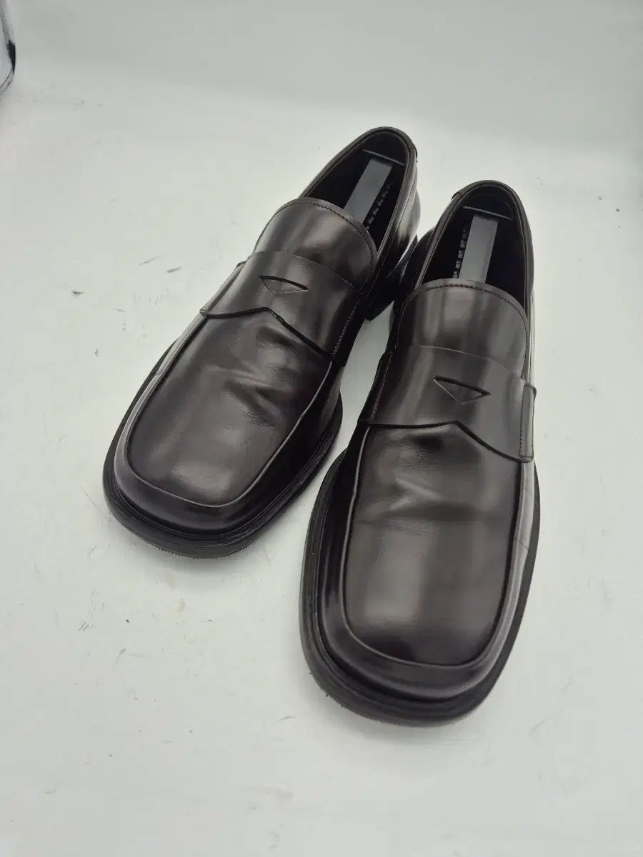 PRADA メンズ ローファー ブラウン 270