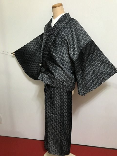 新品 Lサイズ 化繊 小紋 グレー地に麻の葉模様 二部式