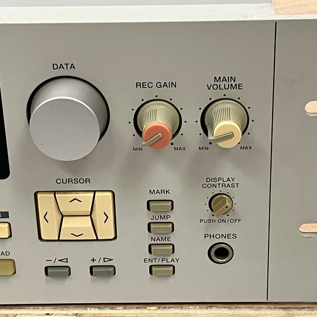 AKAI CD3000XL CDドライブ内蔵 デジタルサンプラー サウンド 音響機材