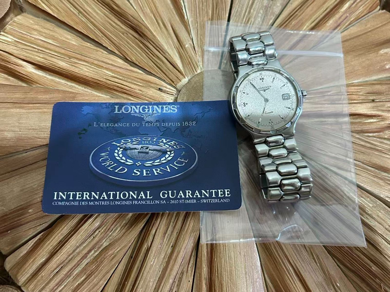 中古美品正規品　LONGINES ロンジン コンクエスト デイト シルバー文字盤 メンズ QZ クォーツ 腕時計