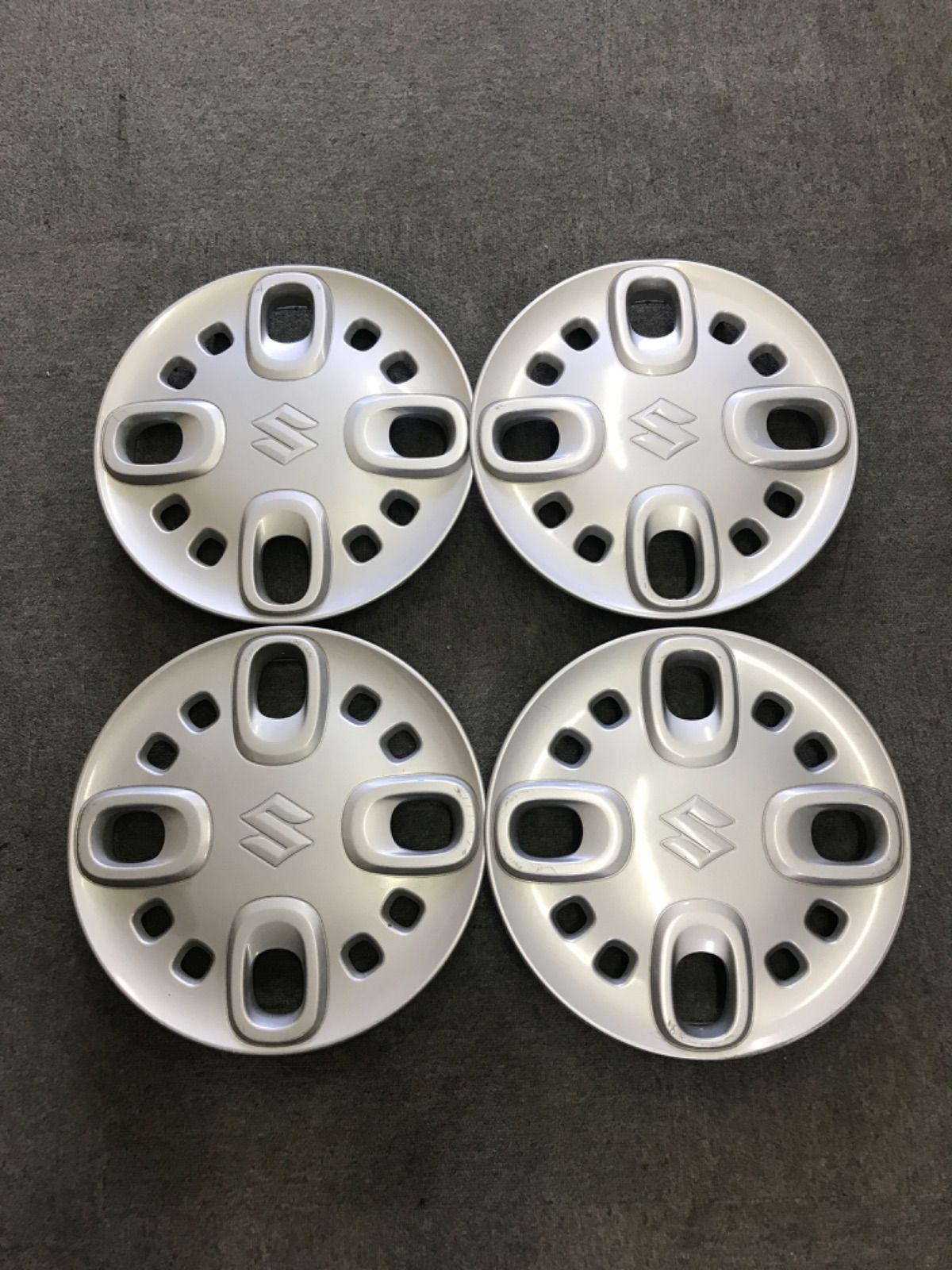 スズキ】スペーシア MK53S 純正 14インチ ホイールキャップ キャップ 4