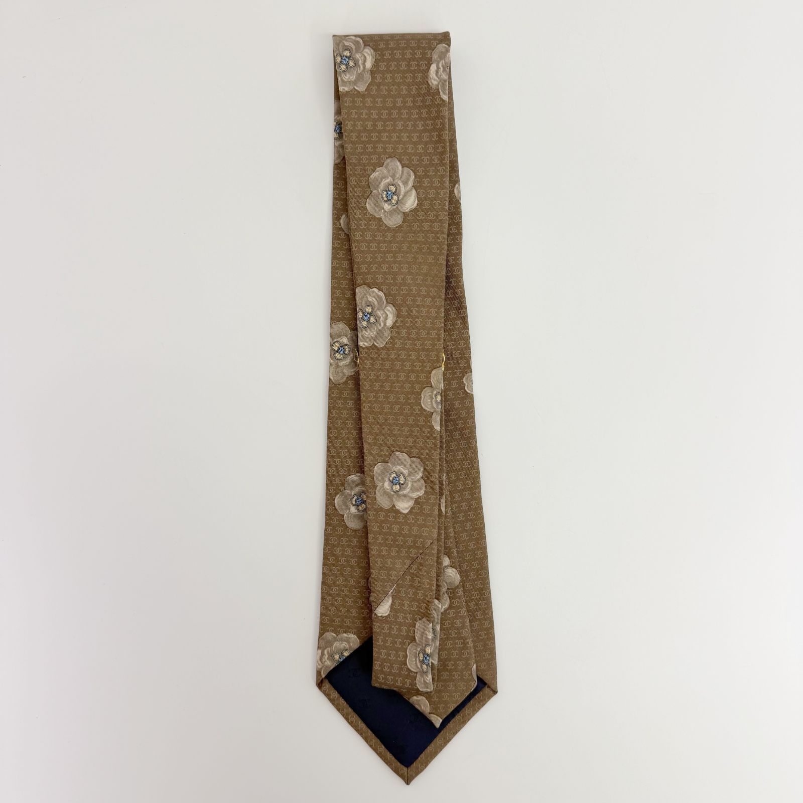 CHANEL ベージュ ネクタイ シルク 中古】CHANEL シャネル カメリア ココマーク チェーンモチーフ