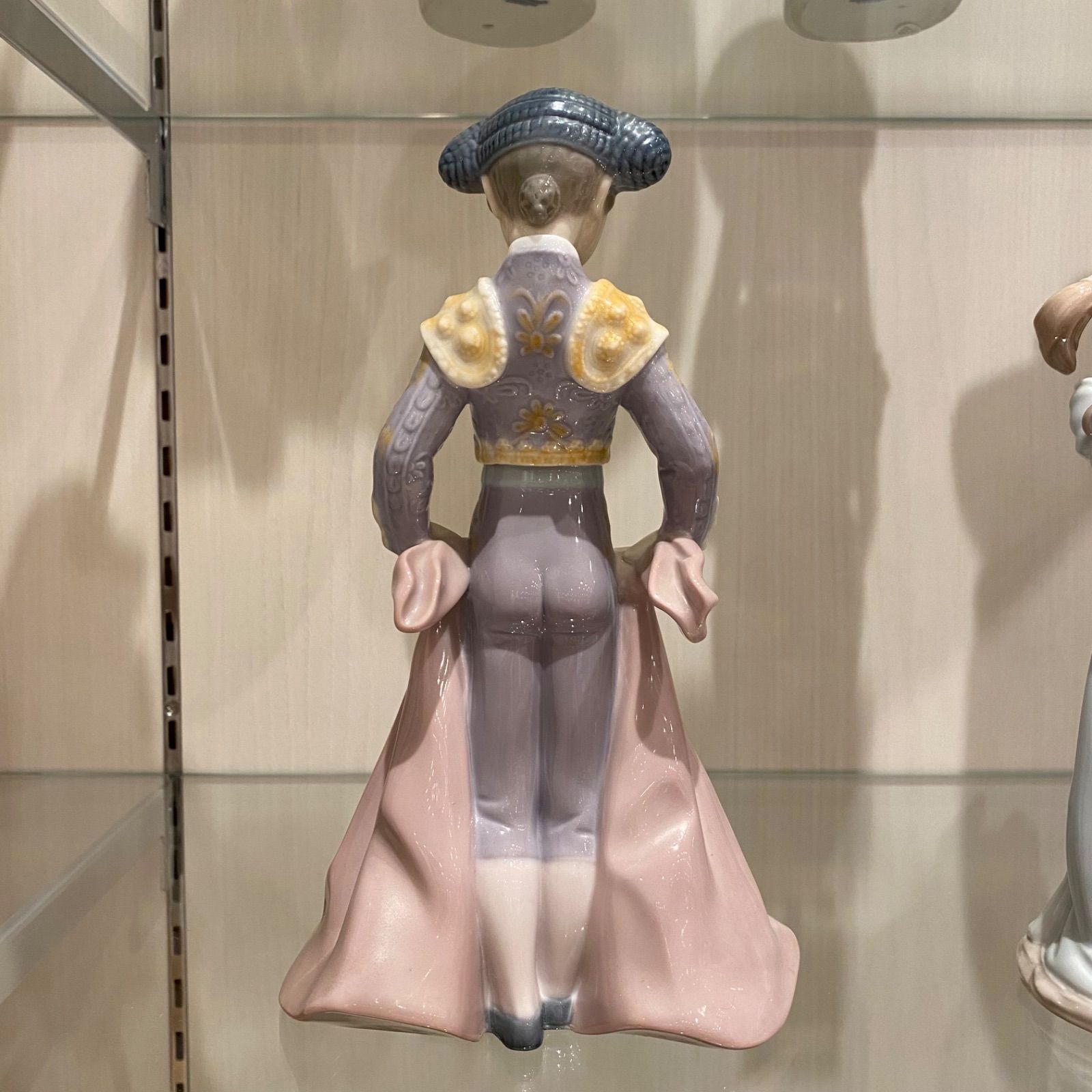 LLADRO 若き闘牛士 置物 共箱 h13.5cm 新キ8-0718☆ - メルカリ