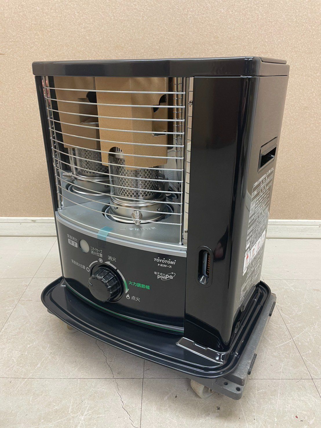 【ほぼ未使用‼️】TOYOTOMIトヨトミ　RS-S23D　ブラック　石油ストーブ 未使用 トヨトミ 開放式石油ストーブ RS-S23D 2013年製 TOYOTOMI
