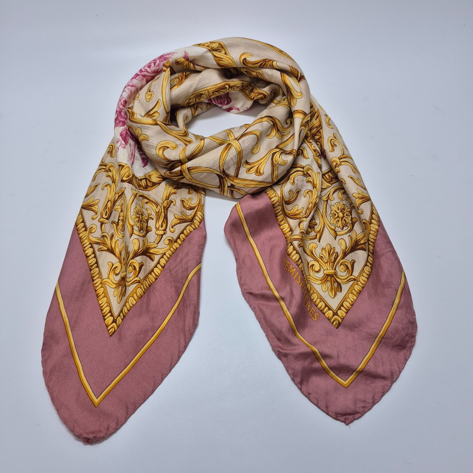 used品】美品！HEMISPHERES レディーススカーフ シルク100% - メルカリ
