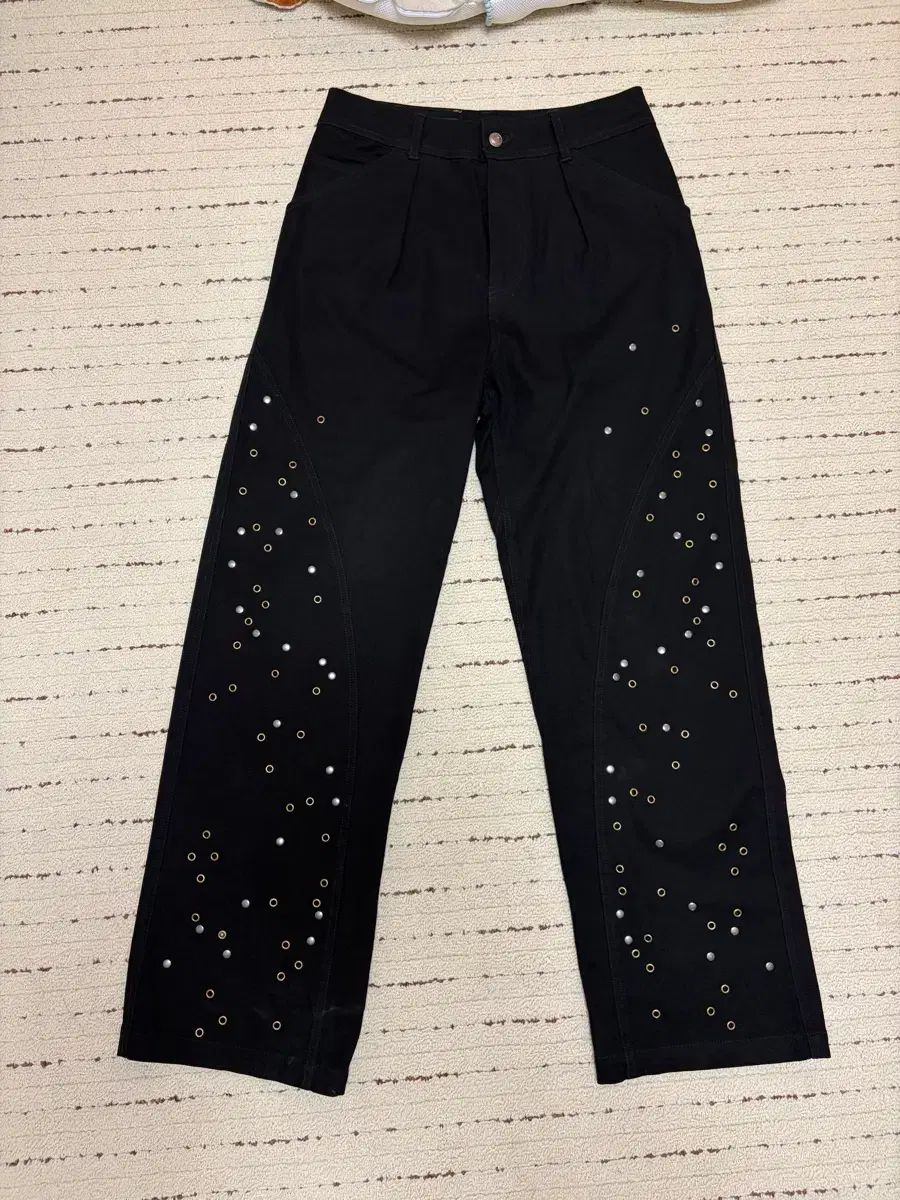アンダーソンベル x ザラ スタッズ パンツ