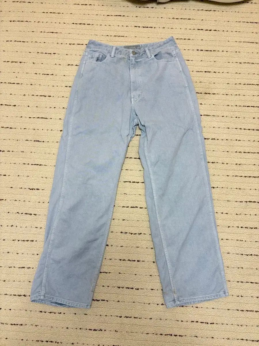 麻Tシャツのレイ・キューレーター・パンツ