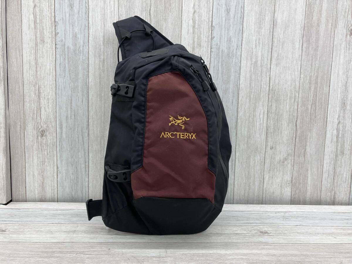 ARC'TERYX／アークテリクス／ボディバッグ／Quiver／ナイロン／ワインレッド／ブラック