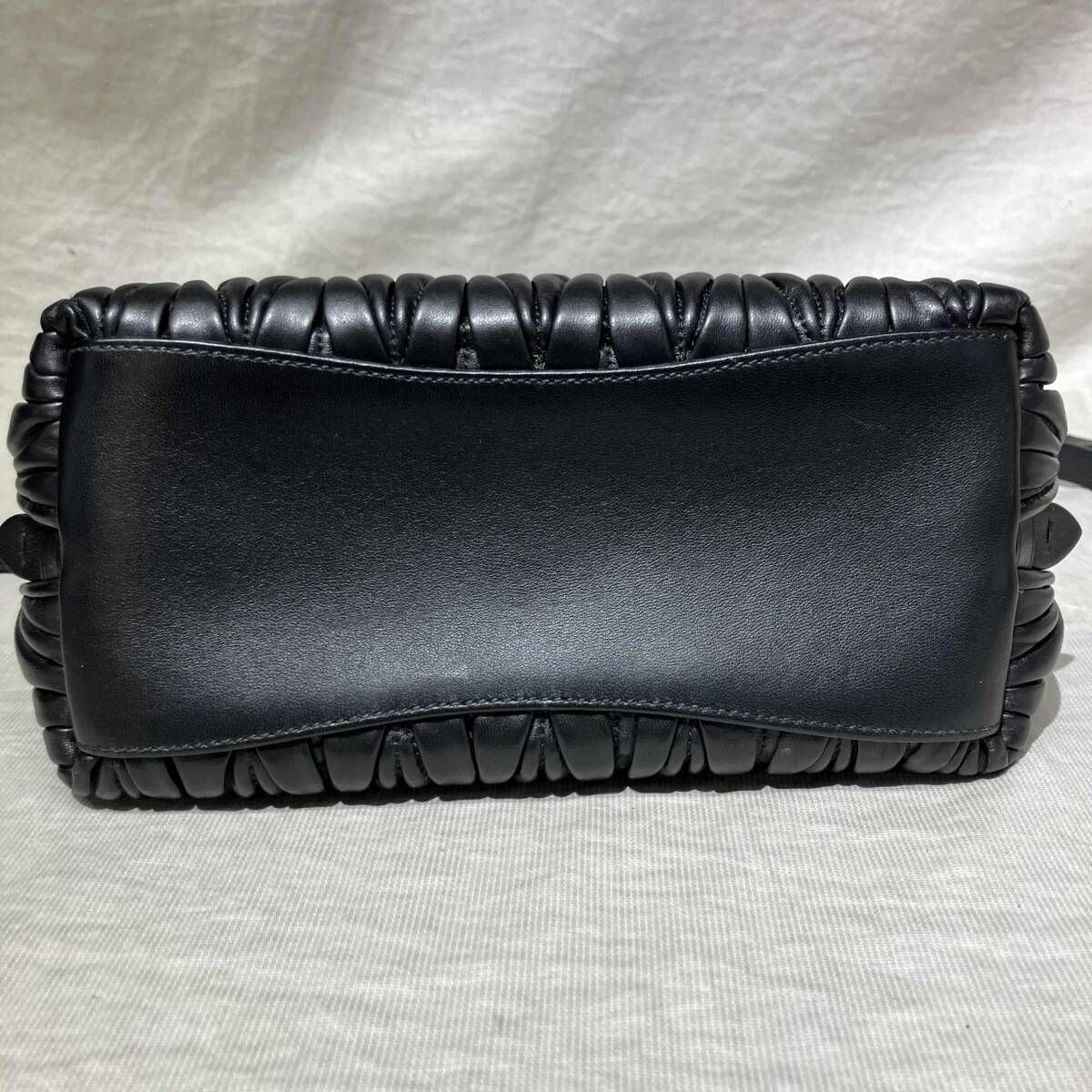MIU MIU マテラッセ 2WAY ハンドバッグ バッグ ブラック ミュウミュウ